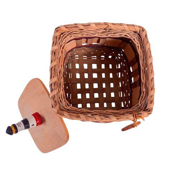 Karen Traub Coastal Wicker Basket Lighthouse Lid VTG Woven Nautical Storage - Picture 6 of 16